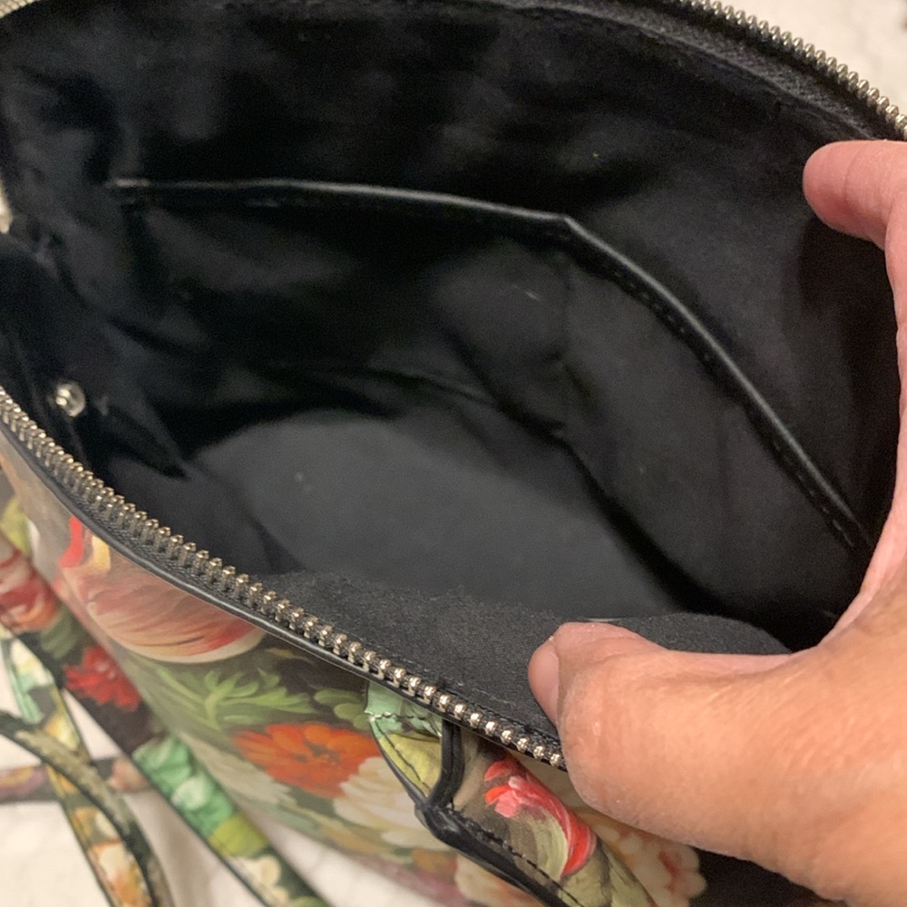 Gorgeous!!! Floral Purse - Picture 10 of 10